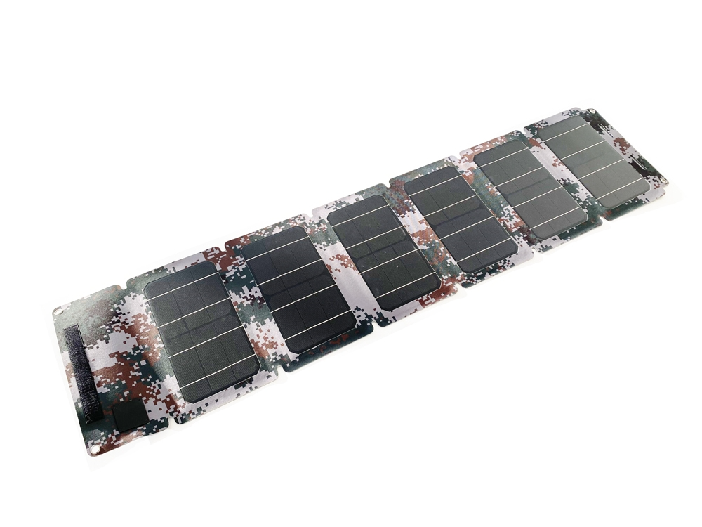 Folding solar panel