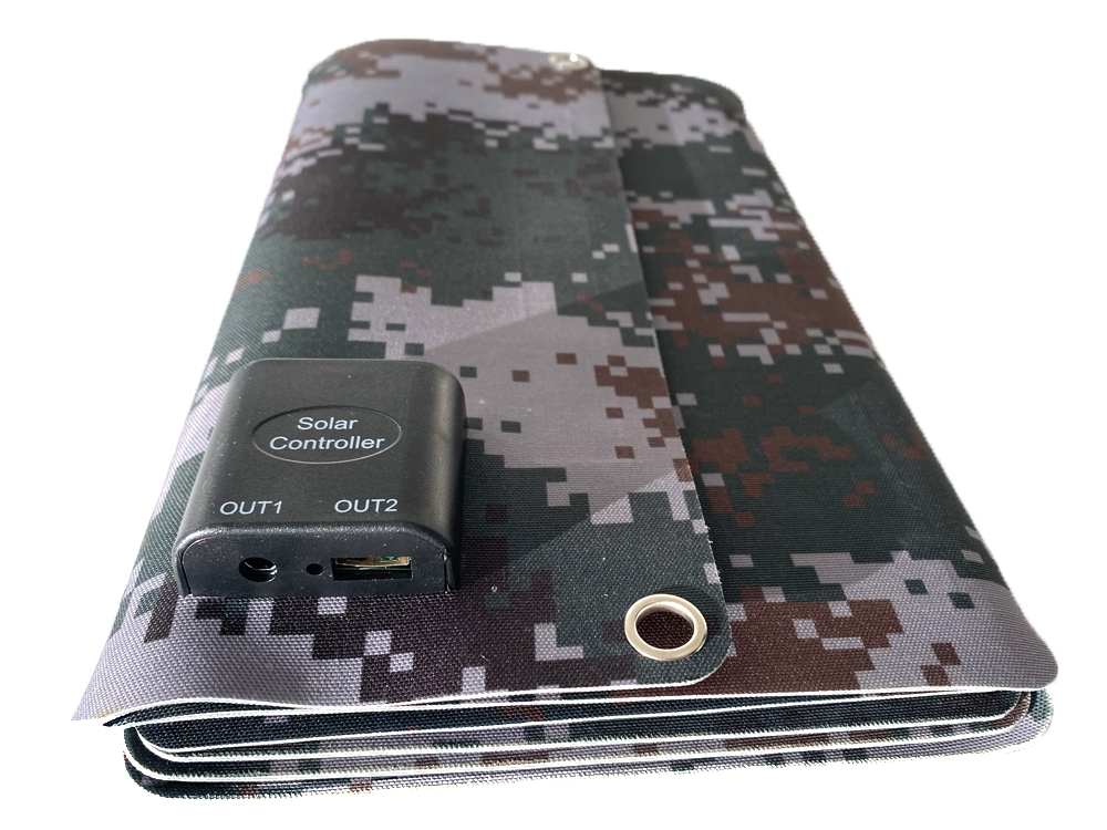 Folding solar panel