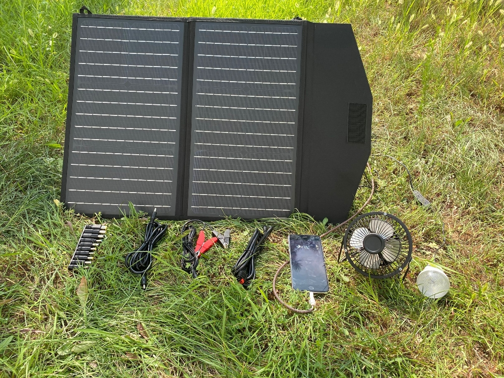 Folding solar panels